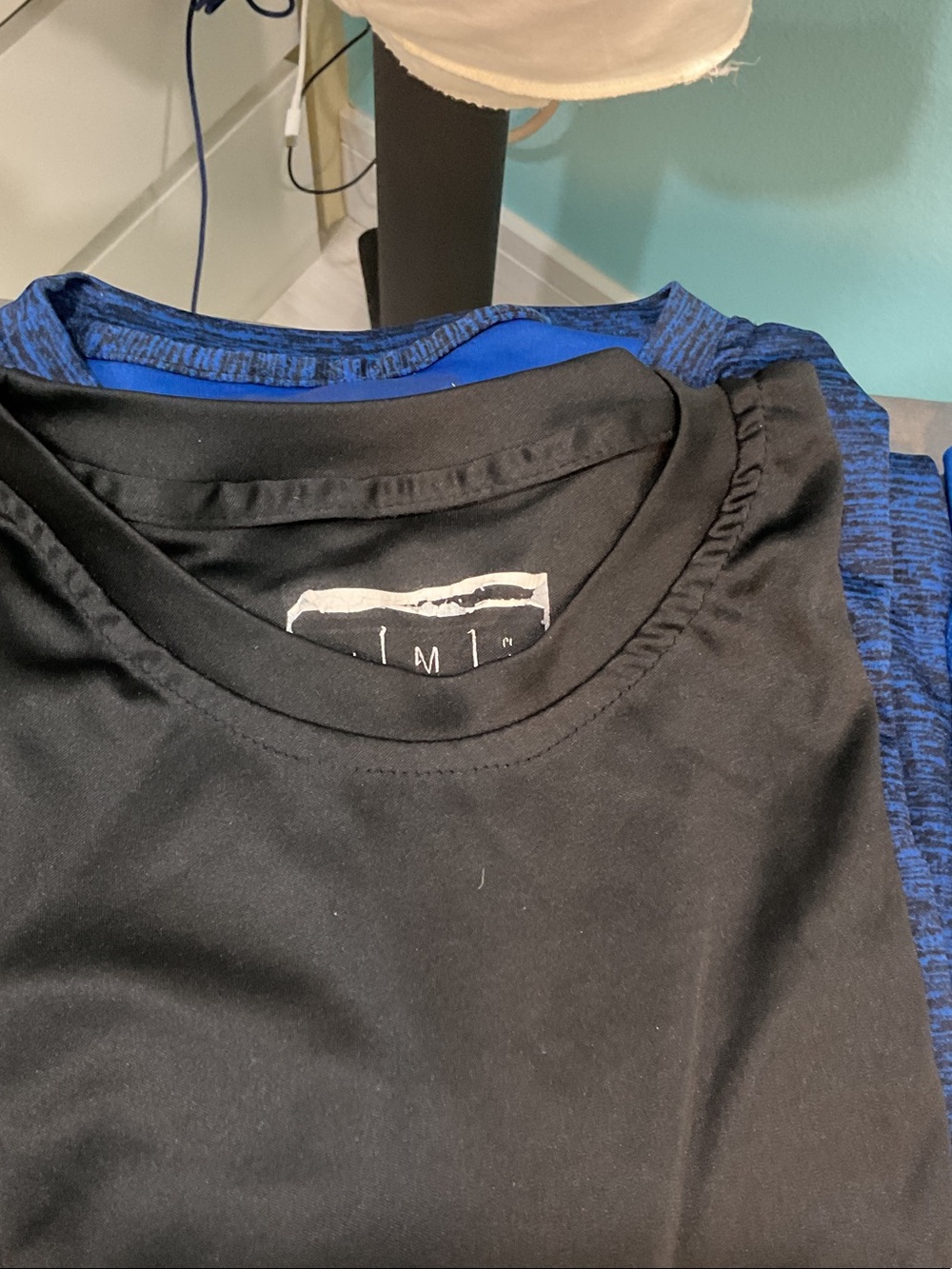 BUNDLE # 5 Bundle of 5 men’s performance shirts.
